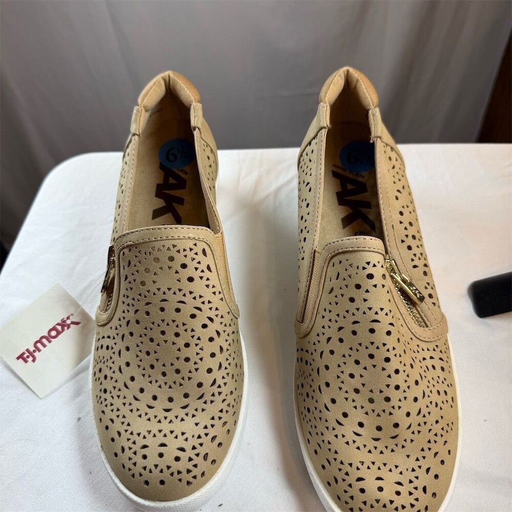 Anne Klein AK Sport Women's Slip-On Sneakers Beige Laser Cut Zip Size 6.5